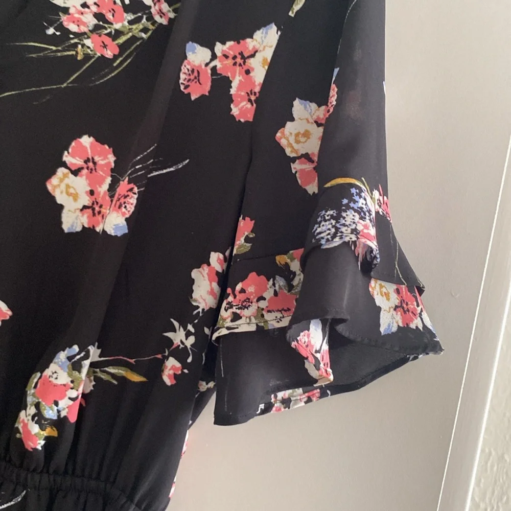 Women’s dress - Picture 3 of 4